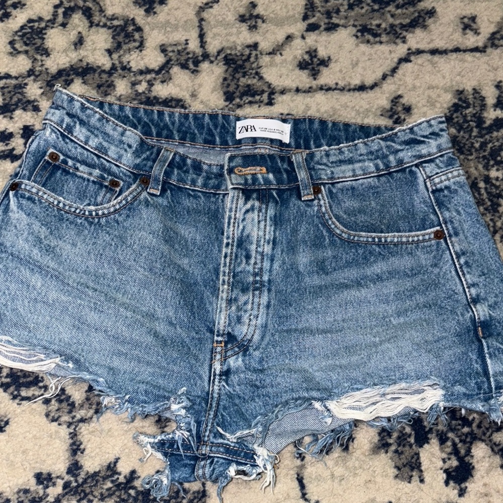 Zara Women's Blue Denim Shorts